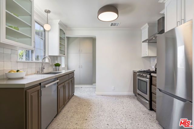 11840 Tennessee Place, Los Angeles, CA 90064