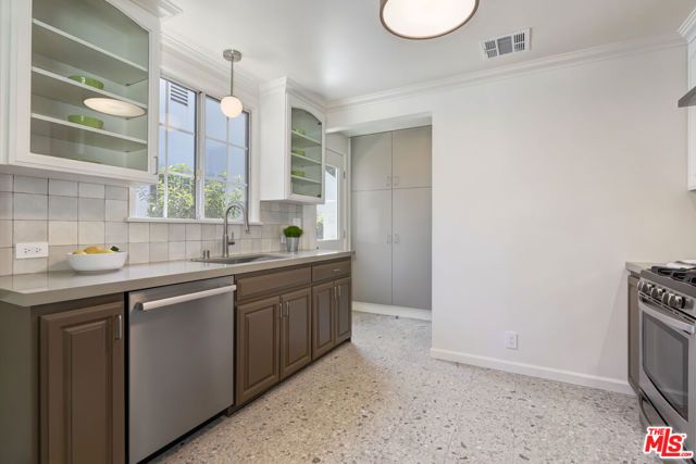 11840 Tennessee Place, Los Angeles, CA 90064