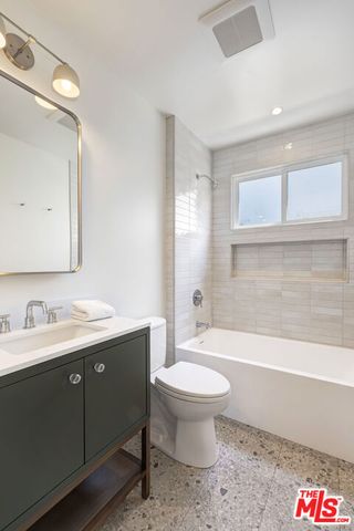 11840 Tennessee Place, Los Angeles, CA 90064