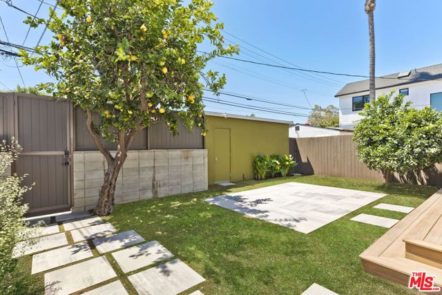 11840 Tennessee Place, Los Angeles, CA 90064