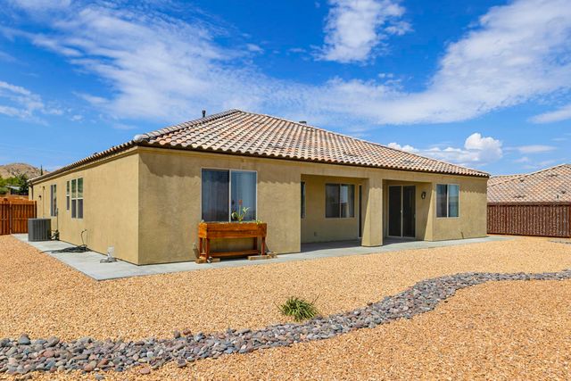 8680 Monument View Drive, Yucca Valley, CA 92284