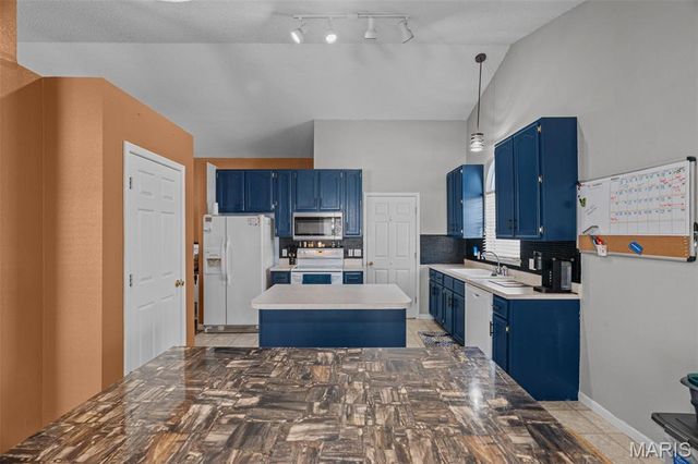 1 Pueblo Circle, Festus, MO 63028