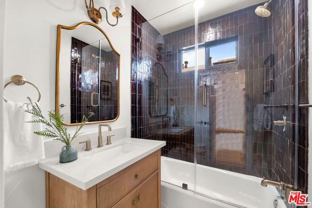 3025 Carter Avenue, Marina Del Rey, CA 90292