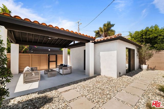 3025 Carter Avenue, Marina Del Rey, CA 90292