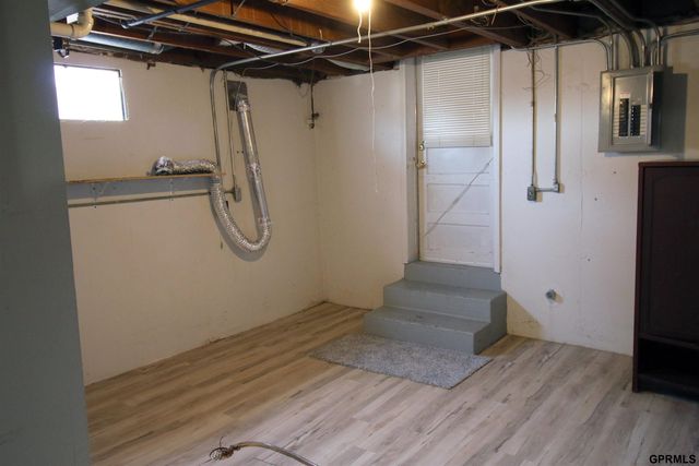 7220 Blue Ridge Drive, Bellevue, NE 68147