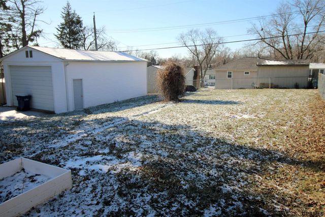 7220 Blue Ridge Drive, Bellevue, NE 68147