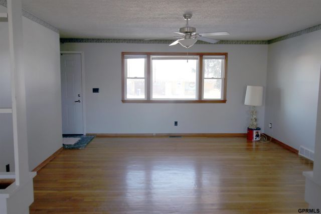 7220 Blue Ridge Drive, Bellevue, NE 68147