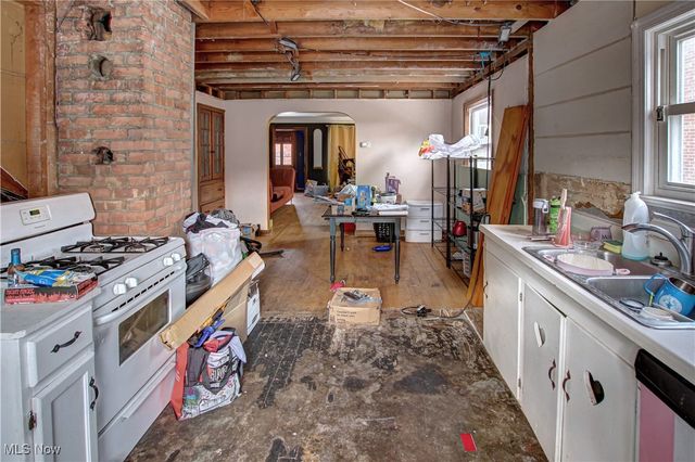 16909 Truax Avenue, Cleveland, OH 44111