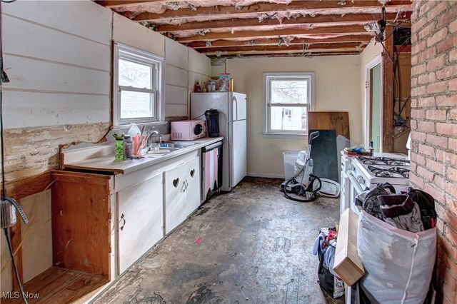 16909 Truax Avenue, Cleveland, OH 44111