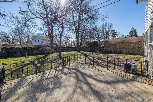 22640 Cedar Court, Hazel Park, MI 48030