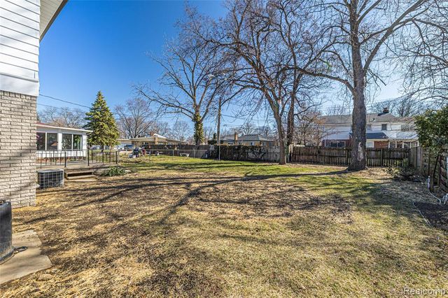22640 Cedar Court, Hazel Park, MI 48030