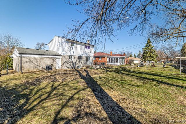 22640 Cedar Court, Hazel Park, MI 48030