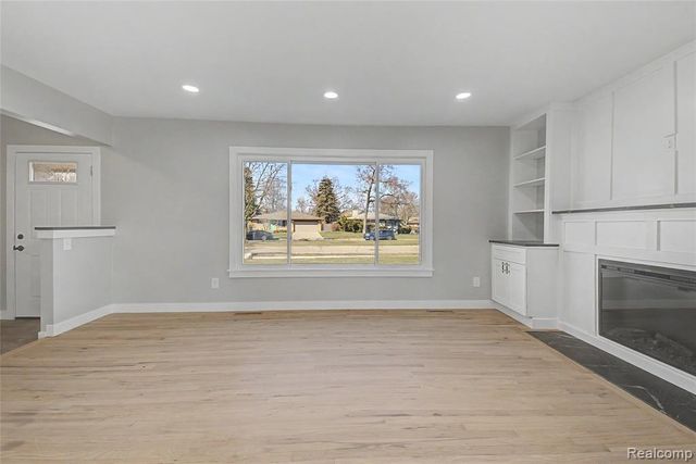 22640 Cedar Court, Hazel Park, MI 48030