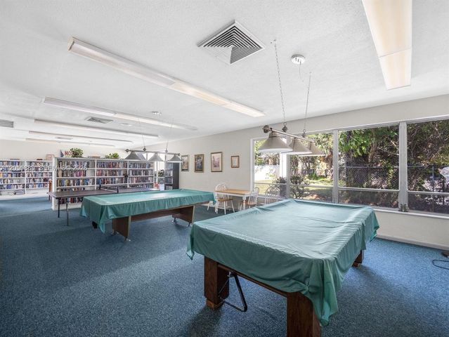 306 Circle Drive S 203, Boynton Beach, FL 33435