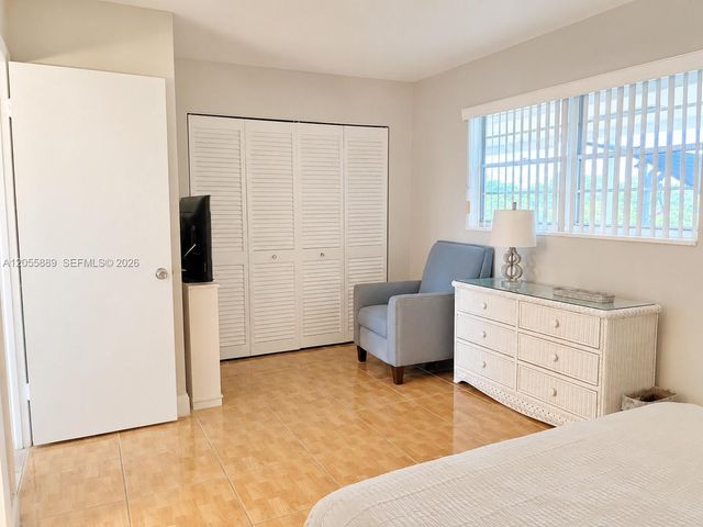 306 Circle Drive S 203, Boynton Beach, FL 33435