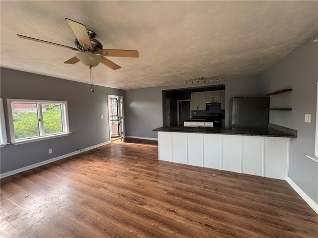 804 Eastman St, West Mifflin, PA 15122