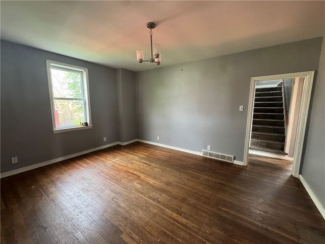 804 Eastman St, West Mifflin, PA 15122