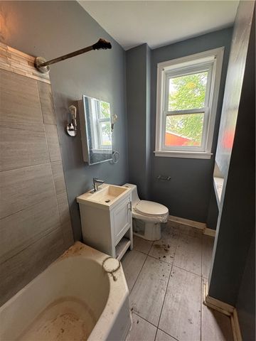 804 Eastman St, West Mifflin, PA 15122
