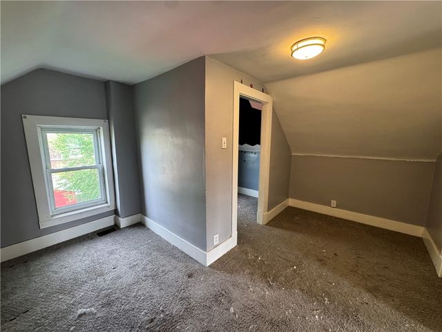 804 Eastman St, West Mifflin, PA 15122