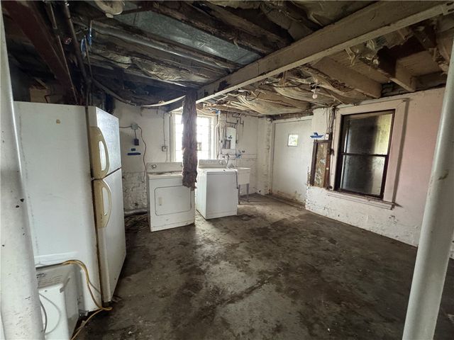 804 Eastman St, West Mifflin, PA 15122
