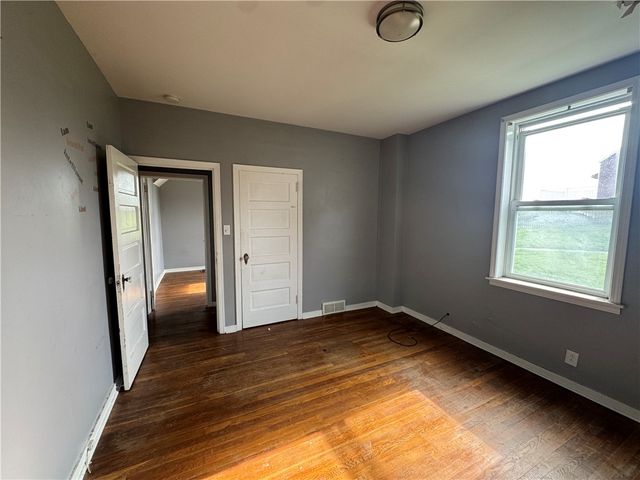 804 Eastman St, West Mifflin, PA 15122
