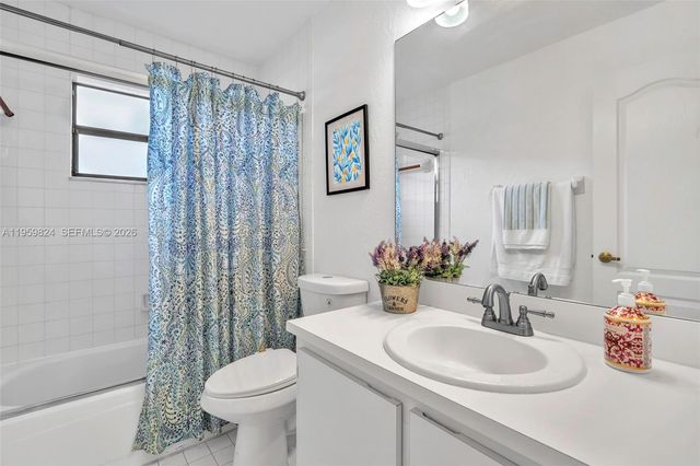 9300 NW 32nd Mnr, Sunrise, FL 33351