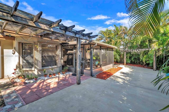 9300 NW 32nd Mnr, Sunrise, FL 33351