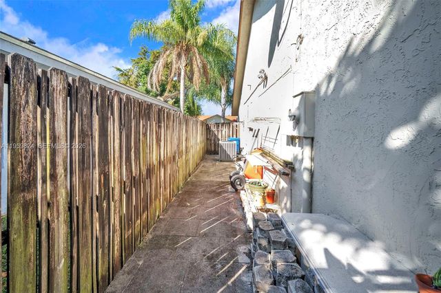 9300 NW 32nd Mnr, Sunrise, FL 33351