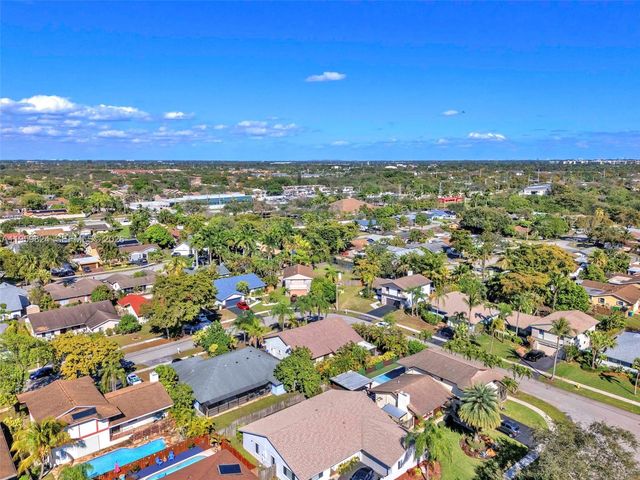 9300 NW 32nd Mnr, Sunrise, FL 33351