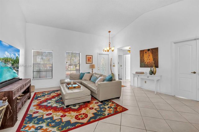 9300 NW 32nd Mnr, Sunrise, FL 33351