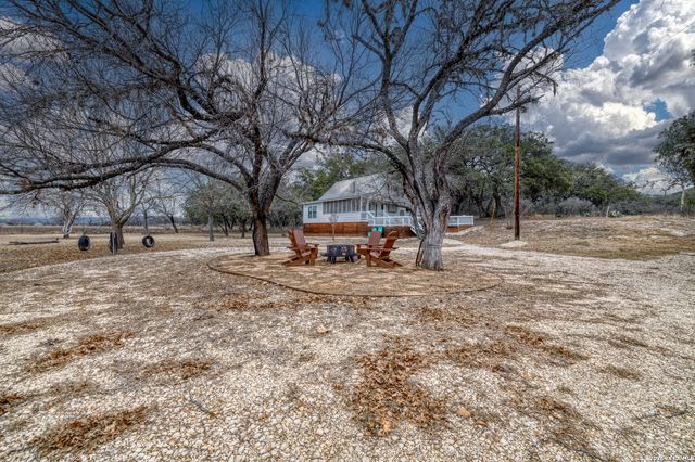 1674 Flat Rock, Leakey, TX 78873