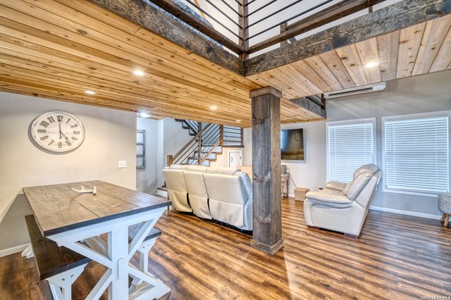 1674 Flat Rock, Leakey, TX 78873