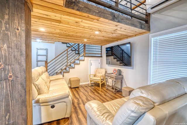 1674 Flat Rock, Leakey, TX 78873