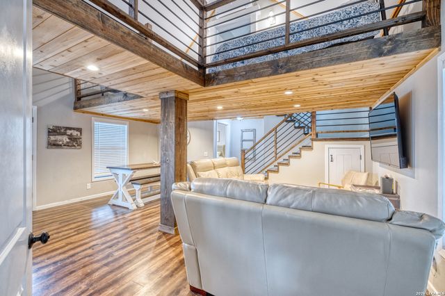 1674 Flat Rock, Leakey, TX 78873