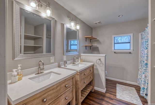 1674 Flat Rock, Leakey, TX 78873