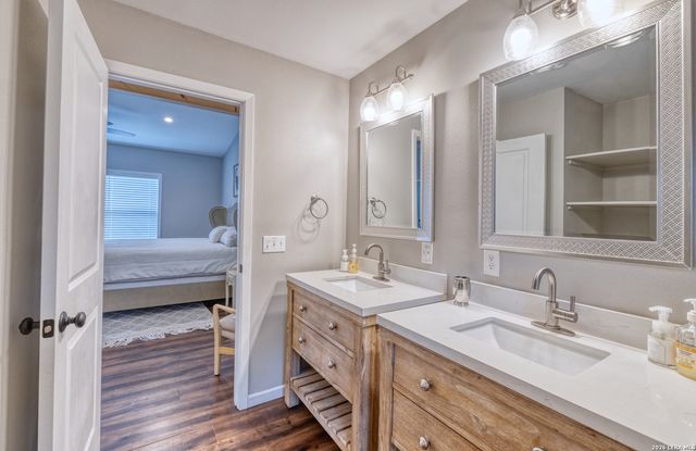 1674 Flat Rock, Leakey, TX 78873