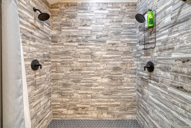 1674 Flat Rock, Leakey, TX 78873