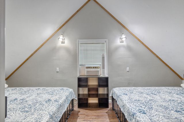 1674 Flat Rock, Leakey, TX 78873