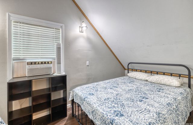 1674 Flat Rock, Leakey, TX 78873