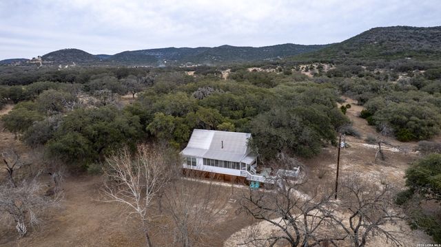 1674 Flat Rock, Leakey, TX 78873