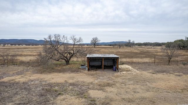 1674 Flat Rock, Leakey, TX 78873