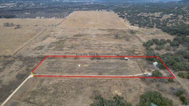 1674 Flat Rock, Leakey, TX 78873