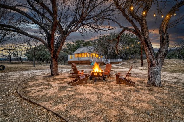 1674 Flat Rock, Leakey, TX 78873