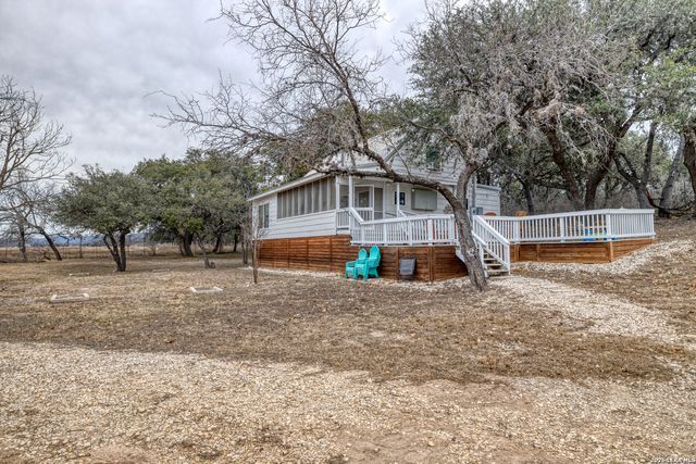 1674 Flat Rock, Leakey, TX 78873