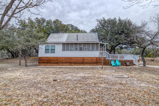 1674 Flat Rock, Leakey, TX 78873