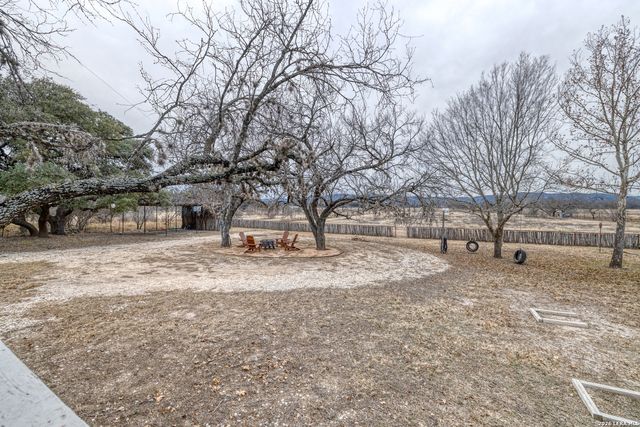 1674 Flat Rock, Leakey, TX 78873
