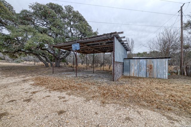 1674 Flat Rock, Leakey, TX 78873