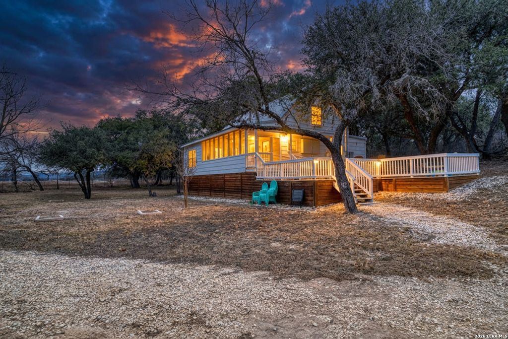1674 Flat Rock, Leakey, TX 78873