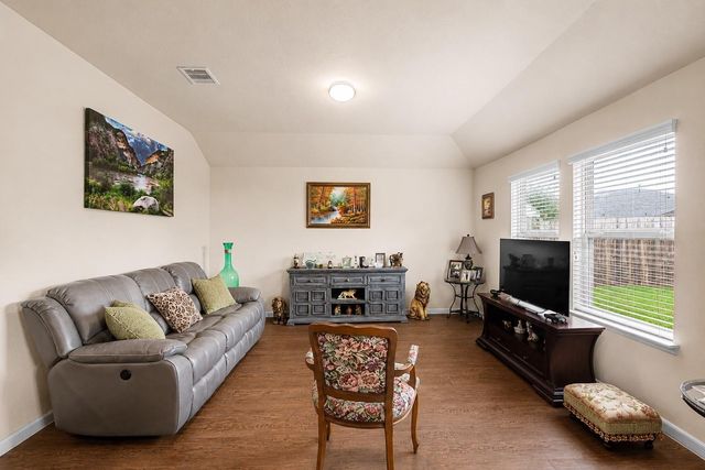 60 Rodeo Crest Drive, Manvel, TX 77578