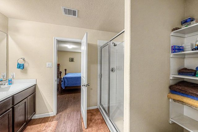 60 Rodeo Crest Drive, Manvel, TX 77578